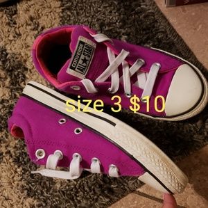 Girl's converse